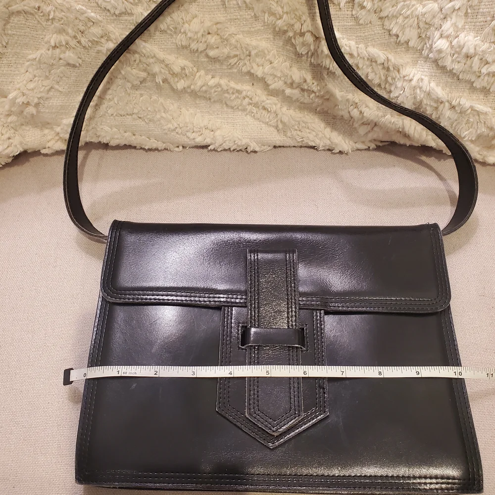 Yves Saint Laurent Black Leather Handbag - Picture 10 of 14